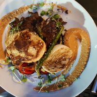 torre de verduras con pesto de tomate seco y "huevo" frito at Hakuna Matata Veggie in Madrid