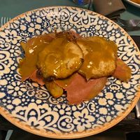 “Huevos" fritos con no-jamón   at Hakuna Matata Veggie in Madrid