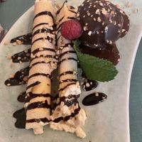 Chocolate kinder deconstructed   at Hakuna Matata Veggie in Madrid