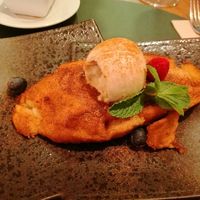 Torrija, it's filled with cream at Hakuna Matata Veggie in Madrid