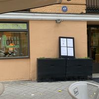 Exterior at Hakuna Matata Veggie in Madrid