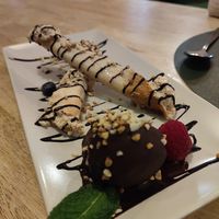 Deconstrucción de kinder bueno (buenísimo) at Hakuna Matata Veggie in Madrid