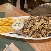 Shitake 'squid' was a real highlight and not to be missed at Hakuna Matata Veggie in Madrid