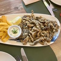 Shiitake con patatas y alioli  at Hakuna Matata Veggie in Madrid