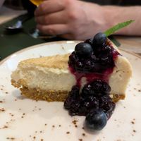 Cheesecake at Hakuna Matata Veggie in Madrid