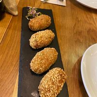 Croquetas insuperables. at Hakuna Matata Veggie in Madrid
