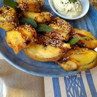Fried aubergines with hummus at Hakuna Matata Veggie in Madrid