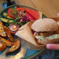 Tempeh burger with vegan coleslaw, salad with homemade vinaigrette, roasted potato. at Gott&Reco in Falun