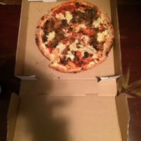 Another create your own pizza from Olio.  This one had tomato sauce with the cashew based mozzarella cheese.  mushrooms, diced tomatoes, and caramelized onions.   at Olio in St Johns