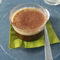 Tiramisù con crema di anacardi e carruba at Apriti Sesamo Cucina Naturale Bioenegetico in Parma