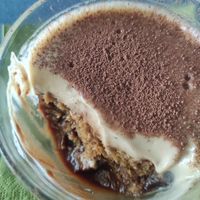 Tiramisù con crema di anacardi e carruba at Apriti Sesamo Cucina Naturale Bioenegetico in Parma