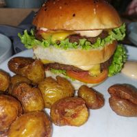 Banana Blossom burger with deep fried potatoes at Shady Lane in Mirissa