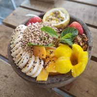 smoothie bowl at Shady Lane in Mirissa