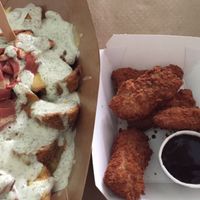 Queen fries and “chicken” nuggets at Vegan Queen in Murcia