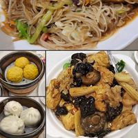 Noodles and vegetables and mushrooms   at Three Virtues 三德食品 - North Point in Hong Kong Island