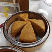 Cantonese Sponge Cake. at Three Virtues 三德食品 - Jordan in Kowloon