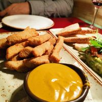 Seitan nuggets with vegan spicy sauce at Biocenter - Pintor Fortuny in Barcelona