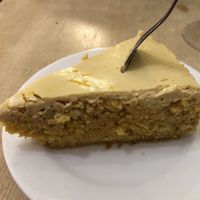Carrot cake con cobertura de tofu 🤤 at Biocenter - Pintor Fortuny in Barcelona