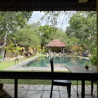 Blick auf Pool und Hotel  at Koththamalli by Rohan in Negombo