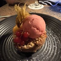 Apple crumble   at Ike's Bistro in Oranjestad