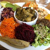 Alkaline Plate (vegan) at PH7 Equilibre - Temple in Paris