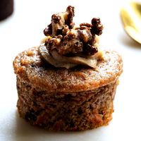 Vegan Carrot with Spiced Cinnamon Cashew Cream Toffee Walnut
Moist cinnamon carrot cake with spiced cashew cream topped with crunchy toffee walnut at Mahadeva's Kitchen in Pointcook