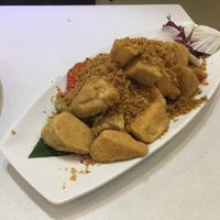 Deep-fried tofu with red peppers at Sino Vegetarian Restaurant 大中華素食 in Kowloon