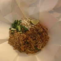 Pad thai vegan at Marclee in Paris