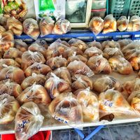 Assorted fresh bread daily at Gerai Makanan & Minuman Man Hee Stall in Johor Bahru