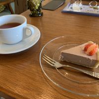 Raw strawberry cake and black tea at Oteate in Nagoya