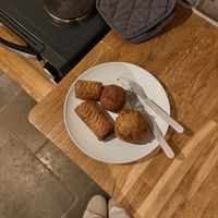 Sausage roll, cheese “🧀” arancini & cauliflower and potato 🥔 pakora. All delicious!! 😌  at The Guildhall Deli in Bath