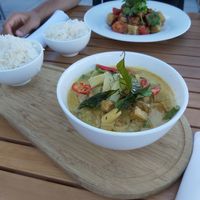 Vegan curry and sweet & sour tofu at Siam Restaurant Thai in Brossard