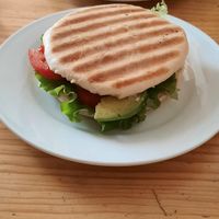 Vegan sandwich whith hummus and avocado at Gud  in Arequipa