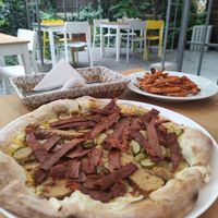 Vegan farmhouse pizza and fried sweet potatos at Fresh Kitchen in Lublin