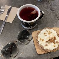 Lime cheesecake with upbeet tea at Eight - The Health Lounge in Lisbon