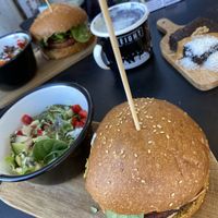 Burger at Eight - The Health Lounge in Lisbon