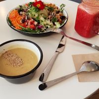 Cream cauliflower soup, power bowl and beat juice at Eight - The Health Lounge in Lisbon
