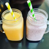 Ginger juice & blueberry muffin smoothie at Eight - The Health Lounge in Lisbon