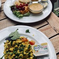 Veganes Frühstück und veganes "Rührei" auf Tofubasis at Residenz Cafe in Weimar
