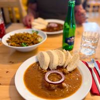 Guláš na černém pivu | Dark beer goulash at Střecha in Prague