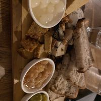 Käseteller vorweg  at Střecha in Prague