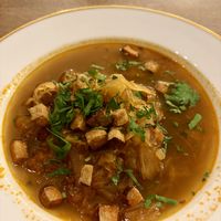 Sauerkrautsuppe mit knusprigen Tofuwürfeln  at Střecha in Prague