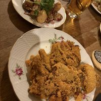 Austernpilzschnitzel mit traditionellem Kartoffelsalat  at Střecha in Prague