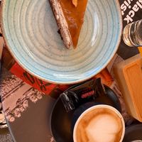 Oatmilk Coffee & Snickers Cake  at Cajnica Vanilla in Koper