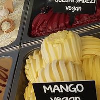 Vegan ice cream flavours (mango and forest fruit). Photo by: Brunarica Jezero Braslovče on Facebook at Brunarica Jezero in Braslovce