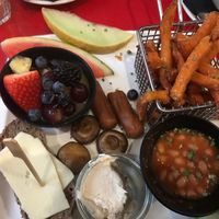 Vegan brunch plate at Luna's Diner in Copenhagen