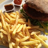 Beyond Meat Burger with fries at Spizzico - Pizza Time in Bolzano