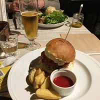 Fried ‘chickn’ burger and chips at AIN SOPH.Journey in Kyoto