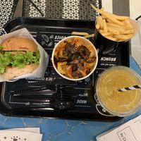 Burger, Mac & cheese with fries at By Chloe - Covent Garden in London