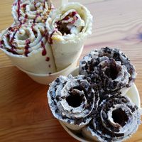 Vegan ingredients: Oreo cookies, hazelnut spread, chocolate sprinkles at Delabuu Ice Cream in Berlin
